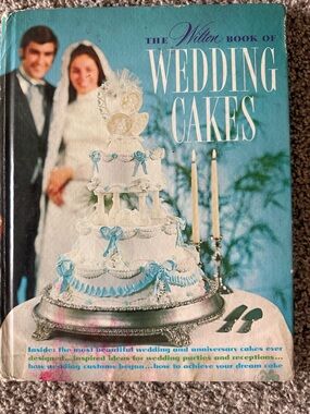 Wilton Hardcover Illustrated Book of Wedding Cake Recipes & Design Guide